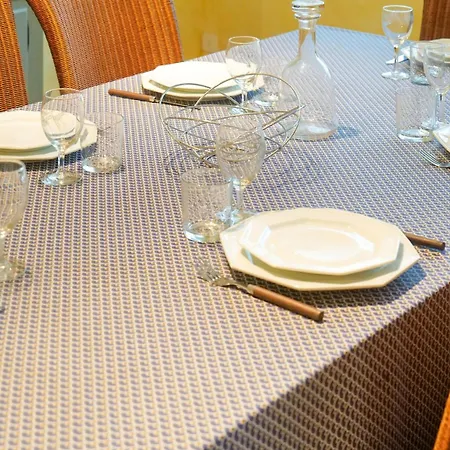 Proche De La De Tanchet, Quartier Des Presidents - 6 Personnes דירה *